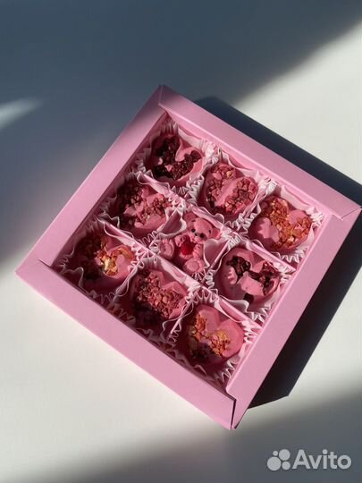 Шоколад ручной работы, клубника в шоколаде