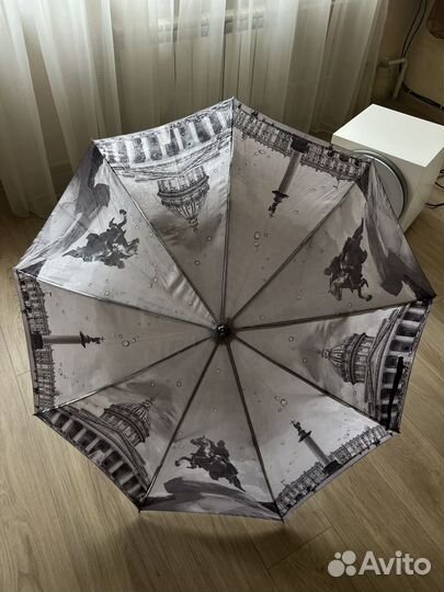 Большой красивый зонт из Санкт-Петербурга