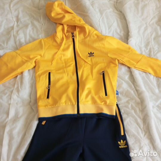 Продам костюм