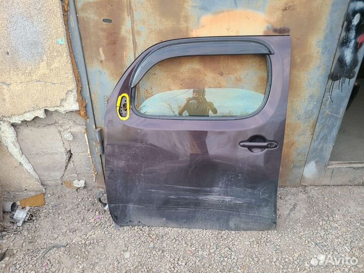 Двери на nissan cube z12