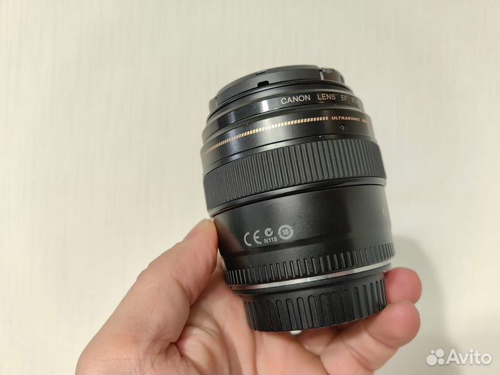 Canon EF 85mm f/1.8 USM