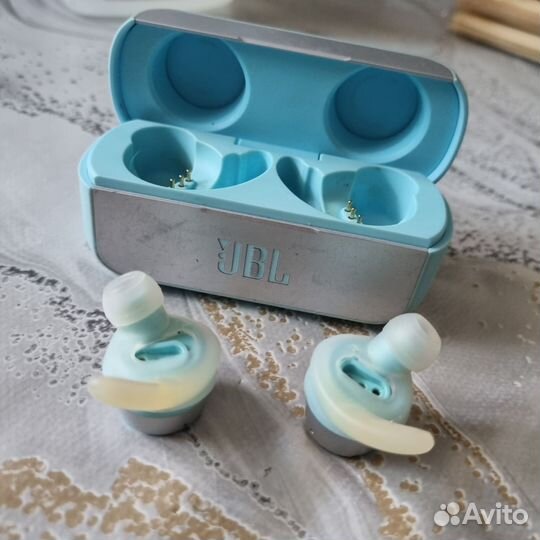 Беспроводные наушники JBL reflect flow