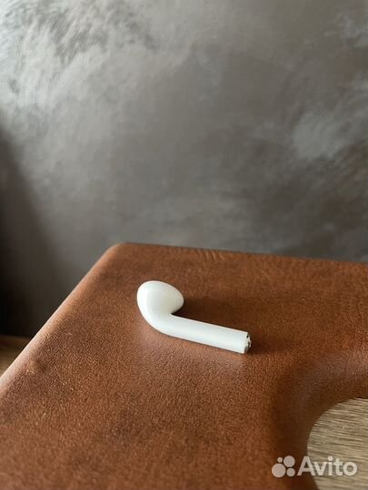AirPods 1 gen левый наушник