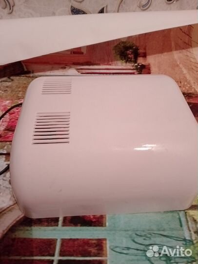 Лампа для ногтей