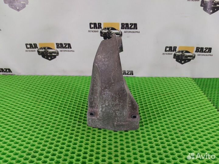 Кронштейн двигателя левый L