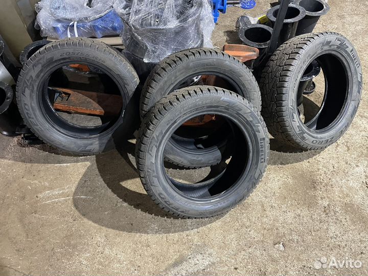 Pirelli Ice Zero 205/55 R16