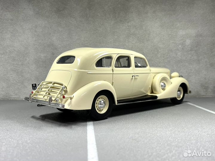 Коллекционная модель Зис-101А 1:24 Hachette