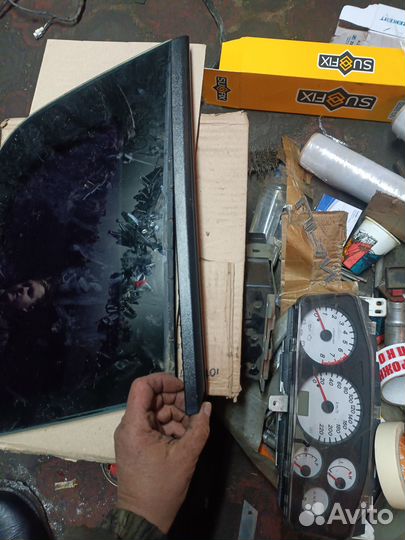 Правая форточка Ford Fiesta мк5