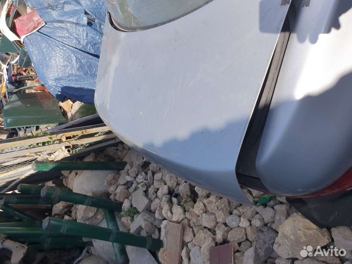 Крышка багажника с дефектом на impreza 96г седан