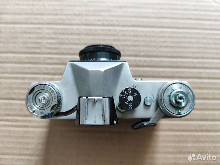 Плёночный фотоаппарат Зенит Е