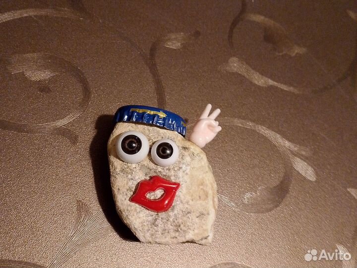 Камень питомец