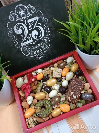 Подарочный набор на 23 февраля орехи мед