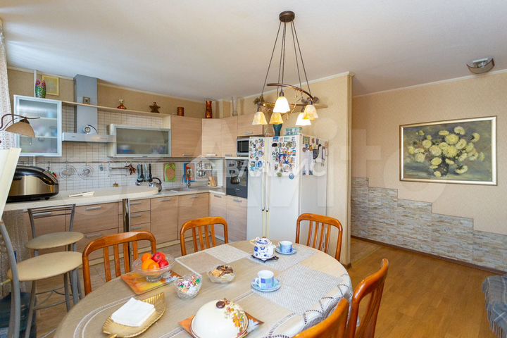 4-к. квартира, 100,7 м², 3/9 эт.