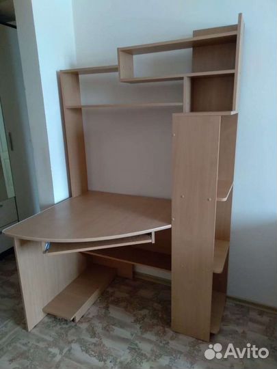 Компьютерный стол