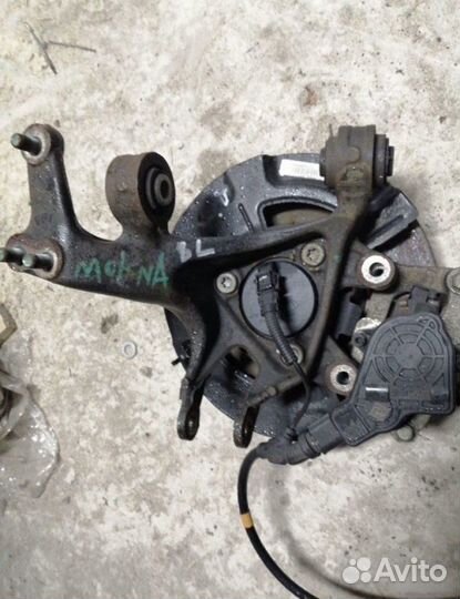 Кулак задний левый Kia K5