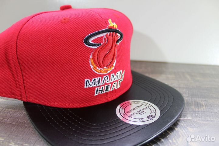 Кепка Miami Heat Красная с Черным