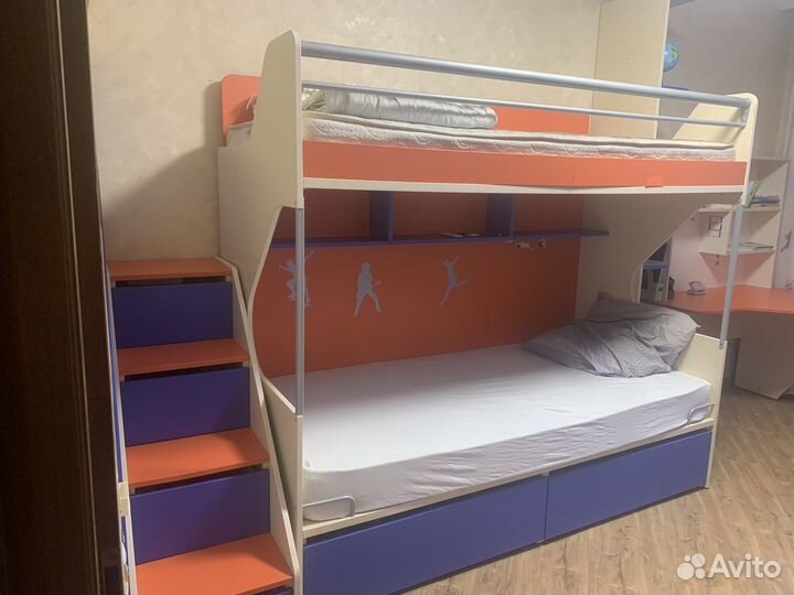 Двухъярусная кровать