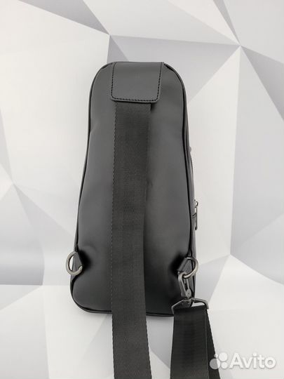 Кожаная нагрудная сумка плетёная