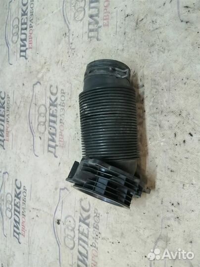 Патрубок воздушного фильтра VW Passat (B7) 2011-2