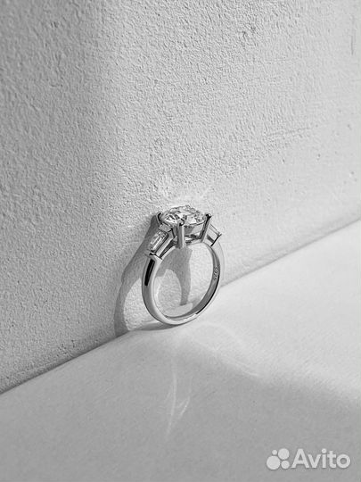Кольцо с бриллиантом 3,6 карата муассанитом