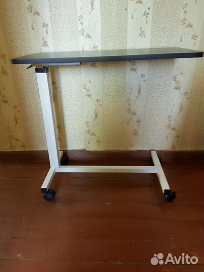 Прикроватный стол армед