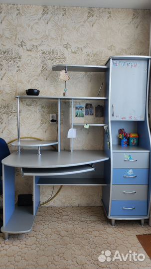 Компьютерный стол