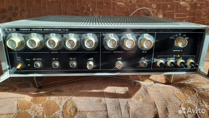 Генератор сигналов низкочастотный гз-123
