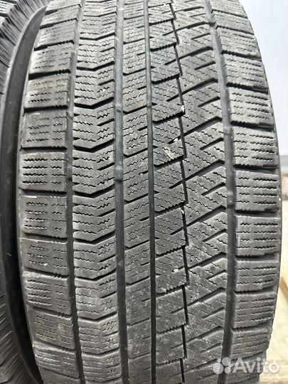 Bridgestone Blizzak VRX2 225/55 R18 98Q