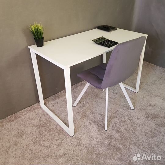 Письменный стол Лофт 110*60 см. Белые ножки