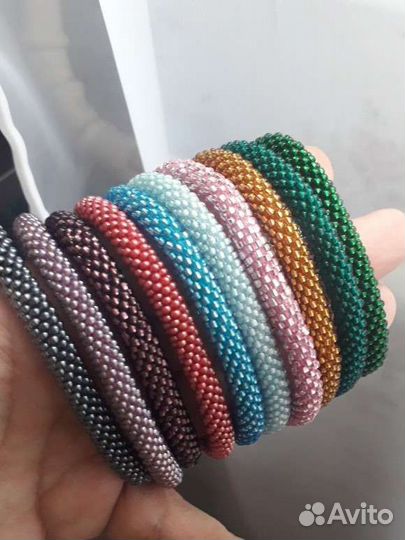 Браслет жгут из бисера