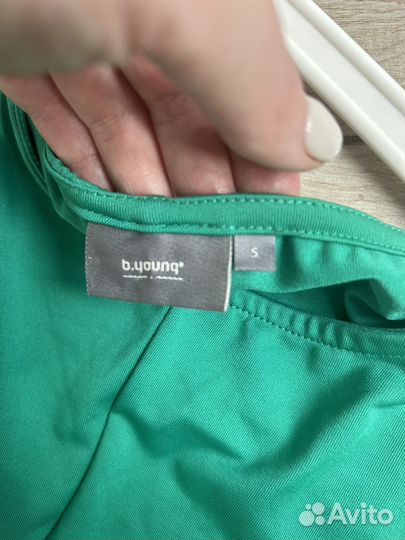 Платье s-m зеленое