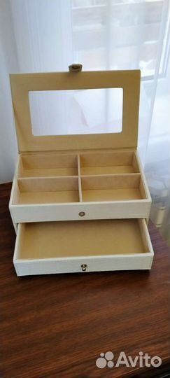 Шкатулка для ювелирных украшений 24:15 см