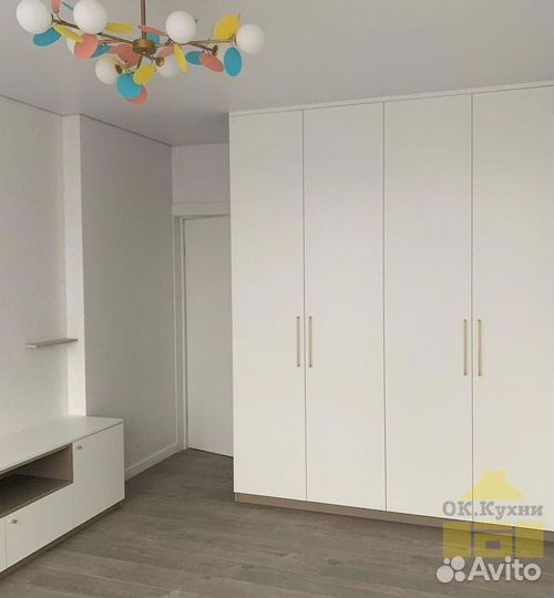 Шкаф распашной