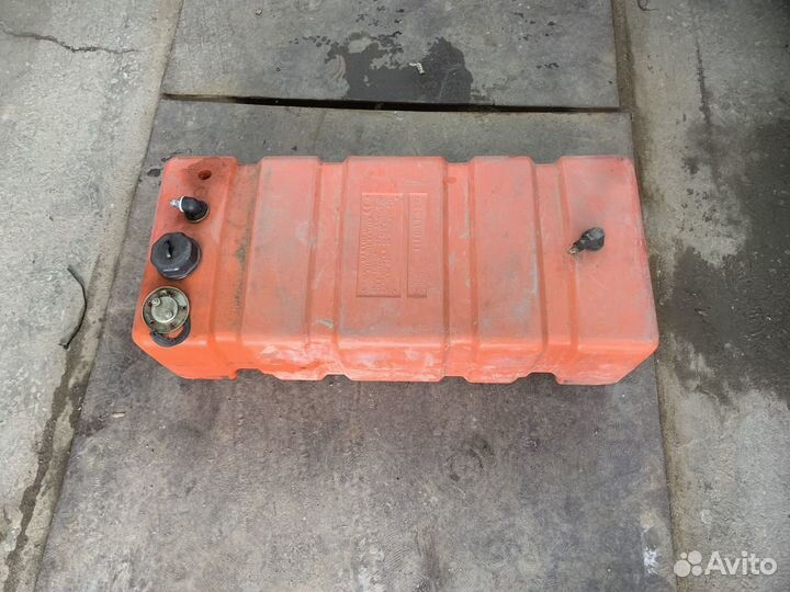 Продам бак в лодку