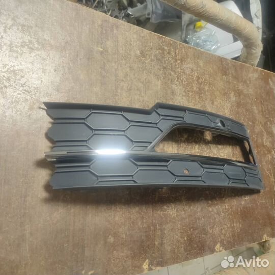 Решетка пер лев хром Skoda Octavia A8 Ориг