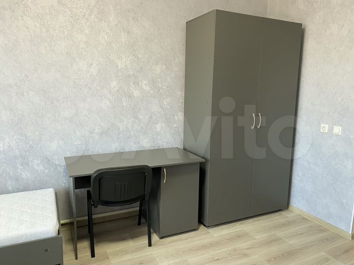 Комната 18 м² в 5-к., 2/2 эт.