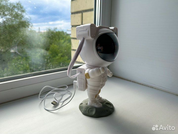 Ночник проектор космонавт звездное небо космос