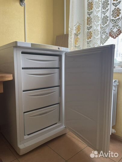 Морозильная камера Indesit