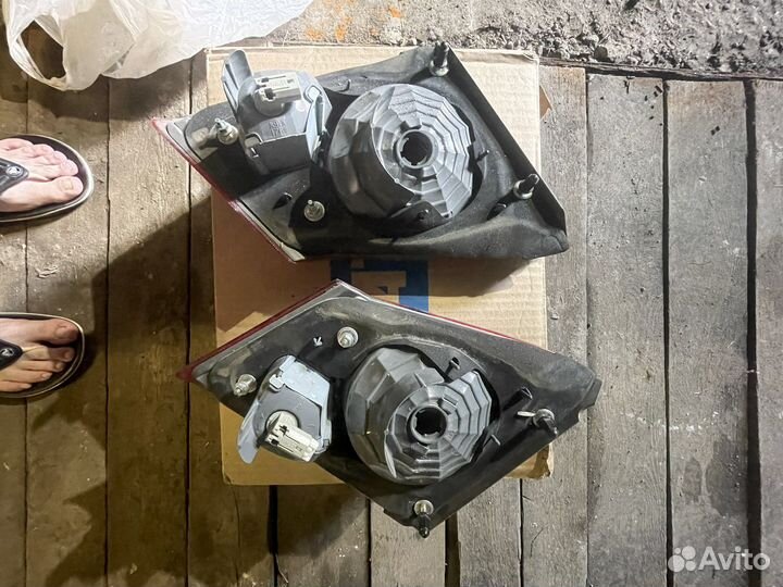 Фонари задние внутренние Honda civic 4d