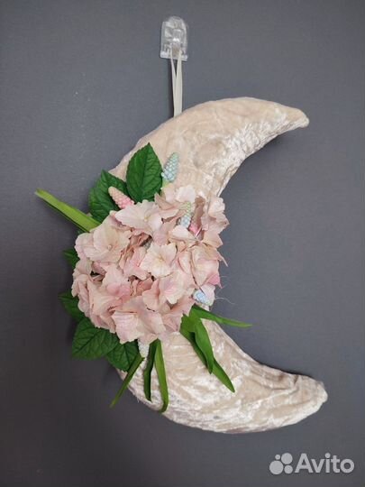 Весеннее декоративное украшение 