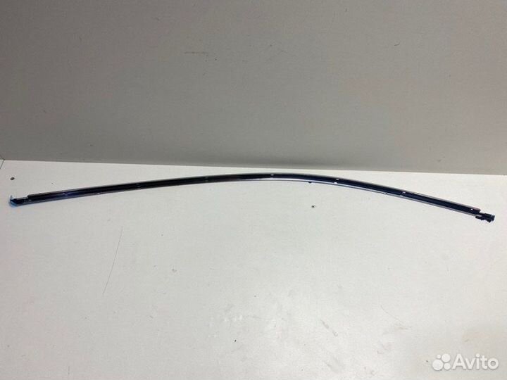 Молдинг двери передний правый Toyota Camry V70/V75