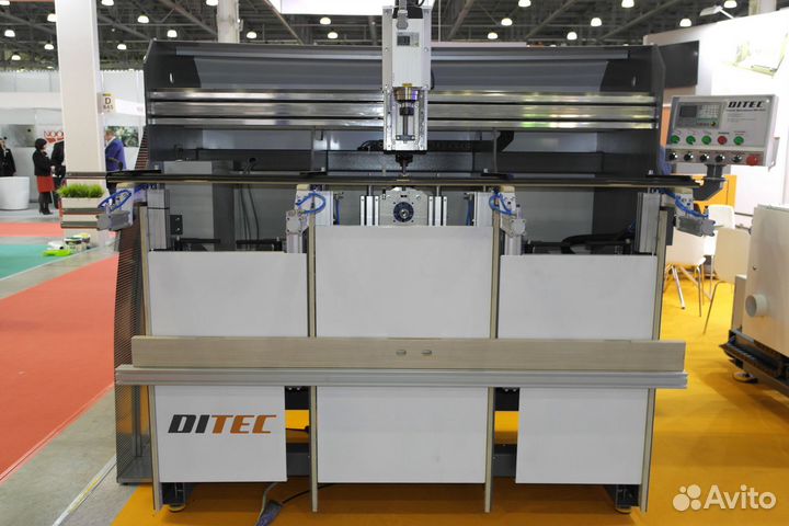 Станок фрезерный с чпу для дверей