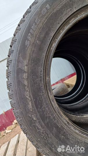 Bridgestone Blizzak Spike-01 235/65 R17 108T
