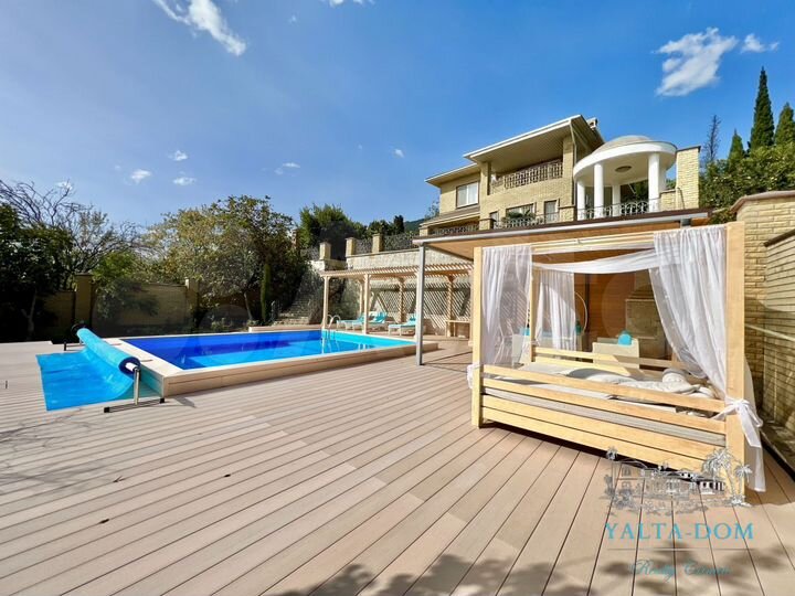 Дом 460 м² на участке 12 сот.