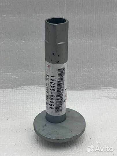 Болт развальный передний Toyota Land Cruiser 200