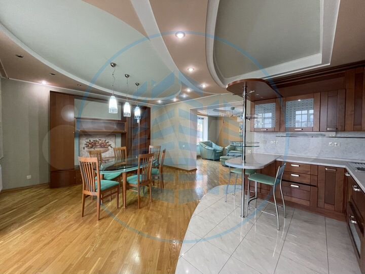 3-к. квартира, 135,8 м², 6/6 эт.