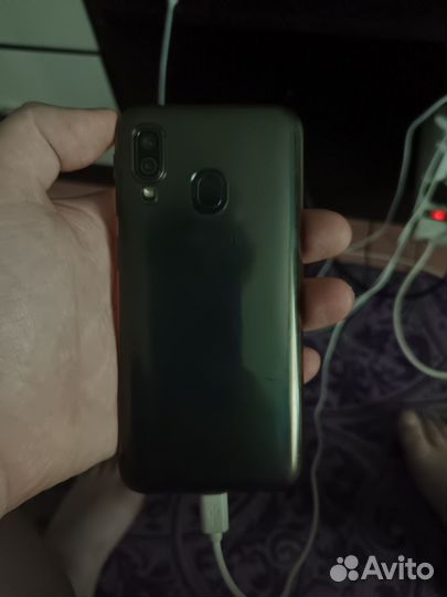 Samsung Galaxy A40, 4/64 ГБ