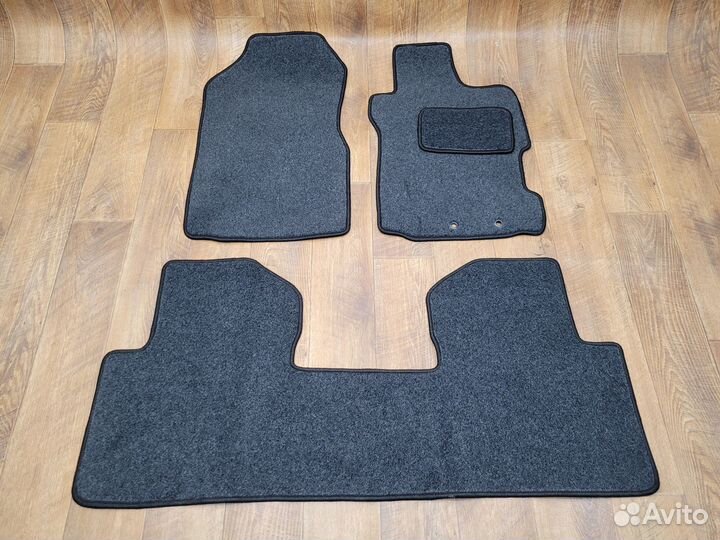 Коврики в салон Honda Stream 2 (2006-2014)