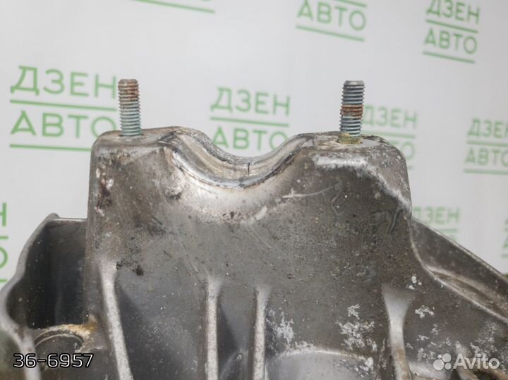 Кронштейн двигателя левый Audi A6 C6