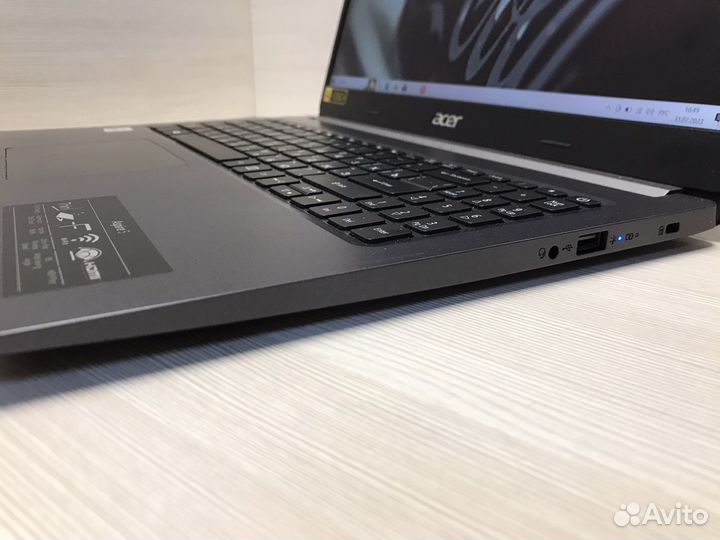 Тонкий мощный ноутубк на Core i3-1005g1/ssd m2